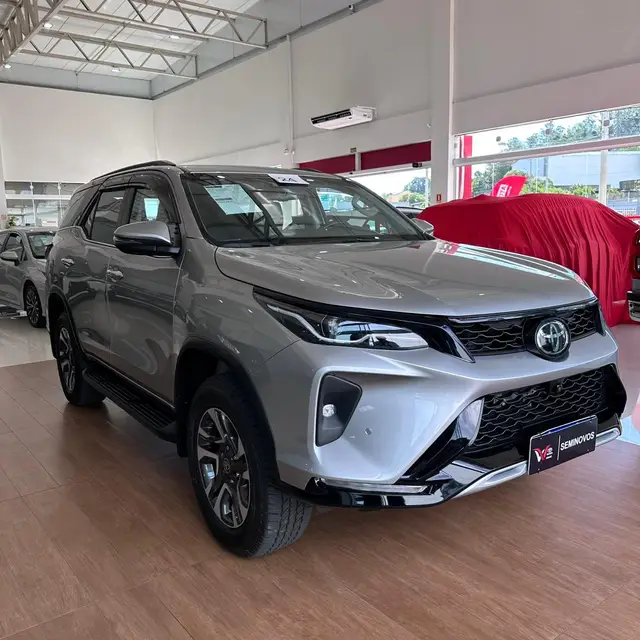 Carro Toyota SW4 2024 SRX 2.8 Turbodiesel 4x4 (Aut.) (7 Lugares)