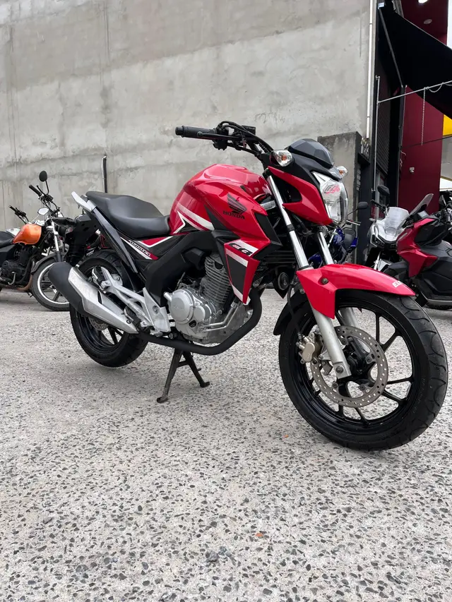 Moto Honda CB 250F Twister 2018 Standard