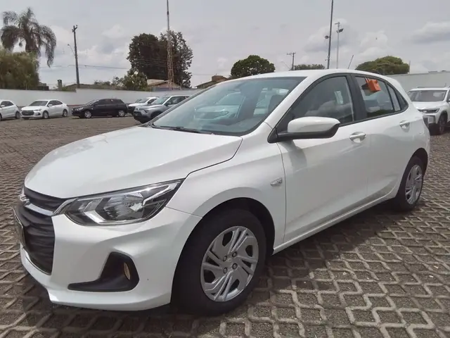 Carro Chevrolet Onix Plus 2025 LT 1.0