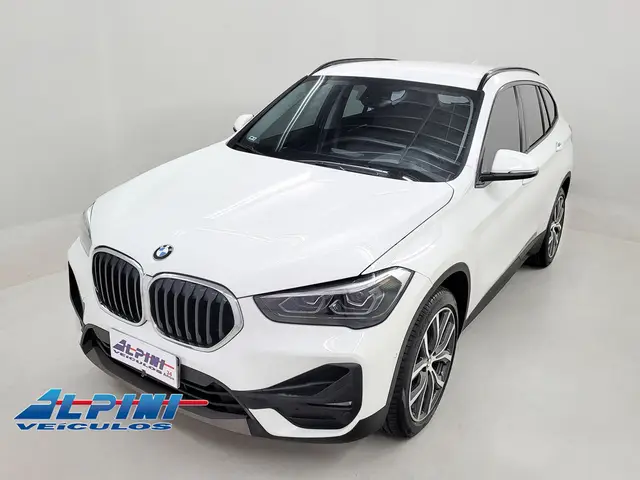 Carro BMW X1 2022 sDrive20i X-Line Plus 2.0 Turbo (Aut.)