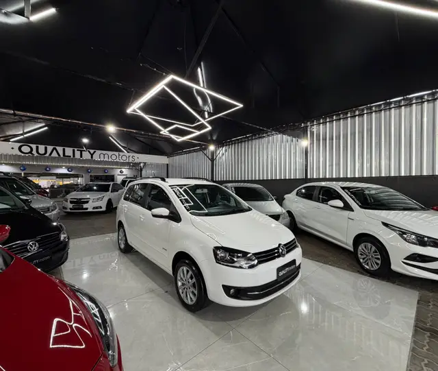 Carro Volkswagen SpaceFox 2013 1.6 8V Trend (Flex)