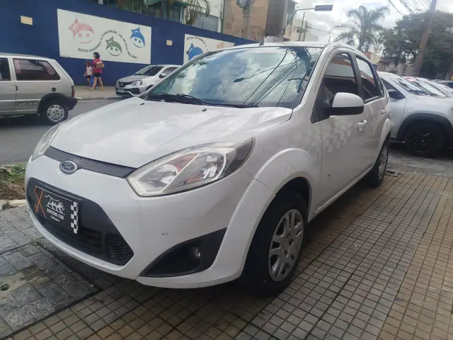 Carro Ford Fiesta Sedan 2014 SE 1.6 Rocam (Flex)