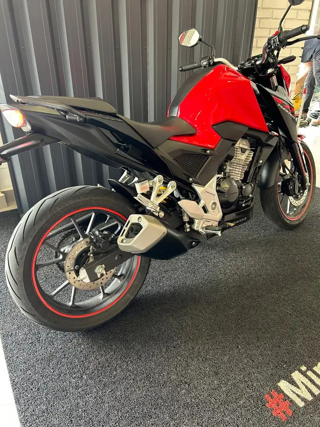 Moto Honda CB 300F Twister 2024 Standard