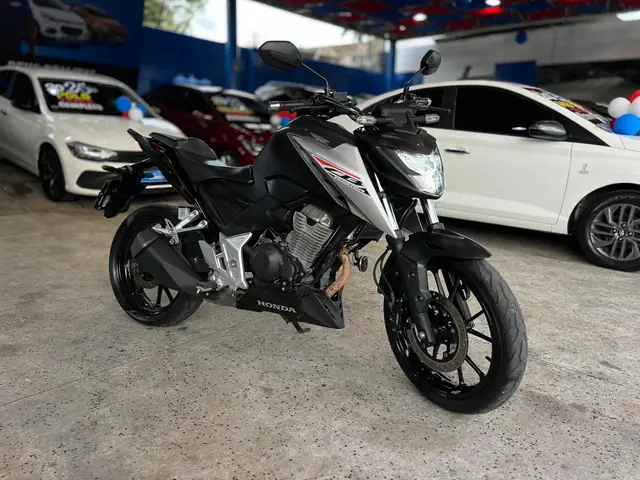 Moto Honda CB 300F Twister 2024 (CBS)