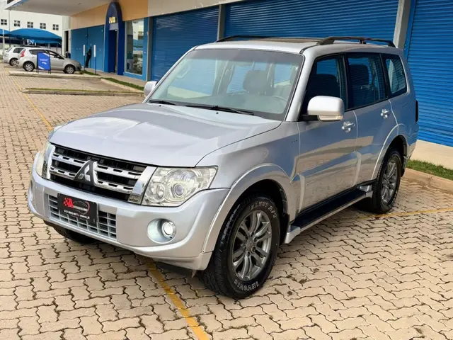 Carro Mitsubishi Pajero Full 2013 3.8 V6 5D HPE 4WD