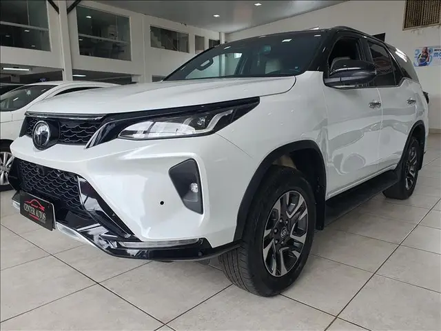 Carro Toyota SW4 2025 Diamond  2.8 Turbodiesel 4x4 (Aut.)