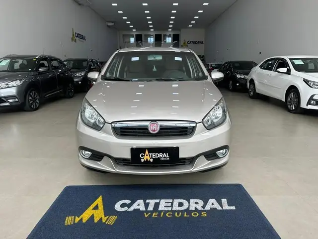 Carro Fiat Grand Siena 2015 ESSENCE ITALIA 1.6 Flex 16V