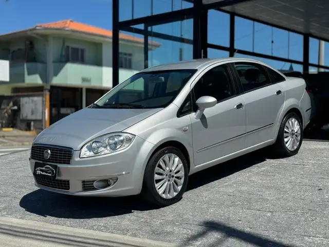 Carro Fiat Linea 2012 Absolute 1.8 16V Dualogic (Flex)