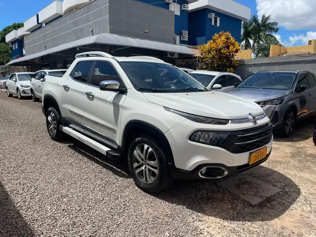 Carro Fiat Toro 2018 Freedom Road 1.8 16V Flex Aut.