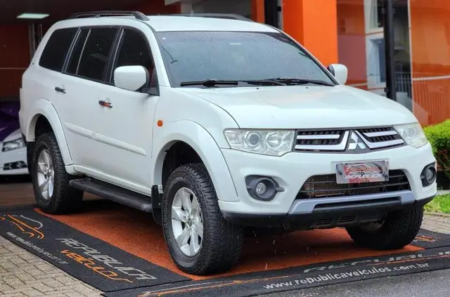 Carro Mitsubishi Pajero 2016 3.2 DI-D 4WD (Aut)