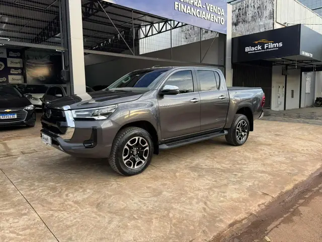 Carro Toyota Hilux Cabine Dupla 2023 SRX 4x4 2.8 Diesel