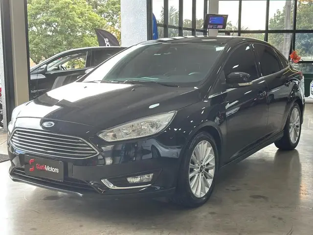 Carro Ford Focus Sedan 2016 Titanium Plus 2.0 PowerShift (Aut)