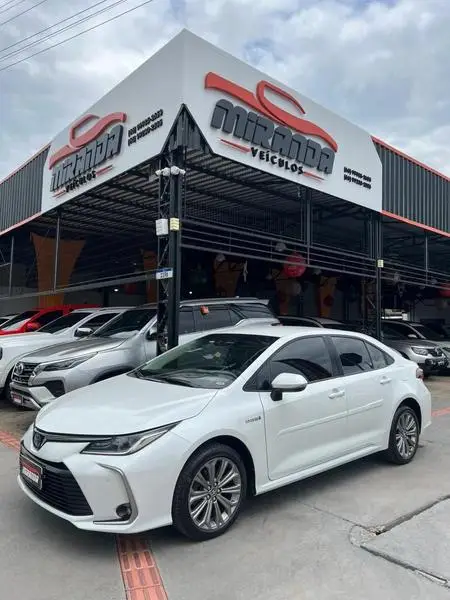 Carro Toyota Corolla 2023 Altis Hybrid 1.8 Flex