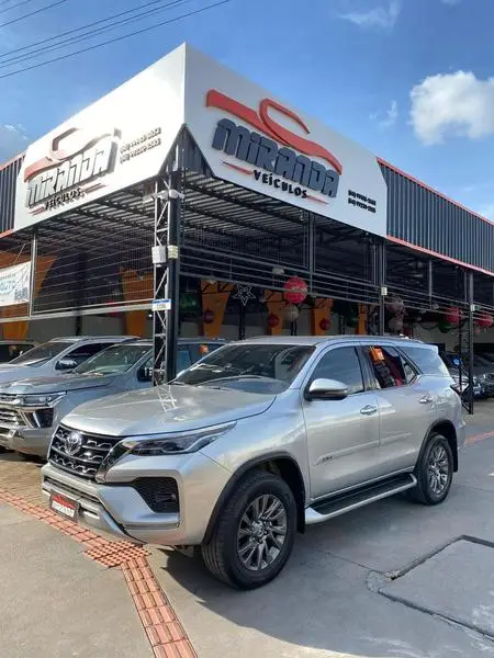 Carro Toyota SW4 2021 SRX 2.8 turbodiesel 7L 4x4 (Aut)