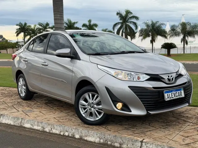 Carro Toyota Yaris Sedan 2019 1.5 XL (Flex)
