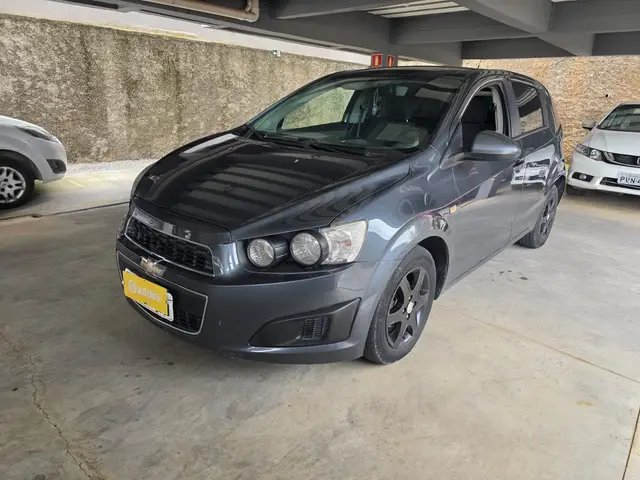 Carro Chevrolet Sonic 2013 Hatch LT