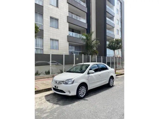 Carro Toyota Etios 2014 XLS 1.5 (Flex)