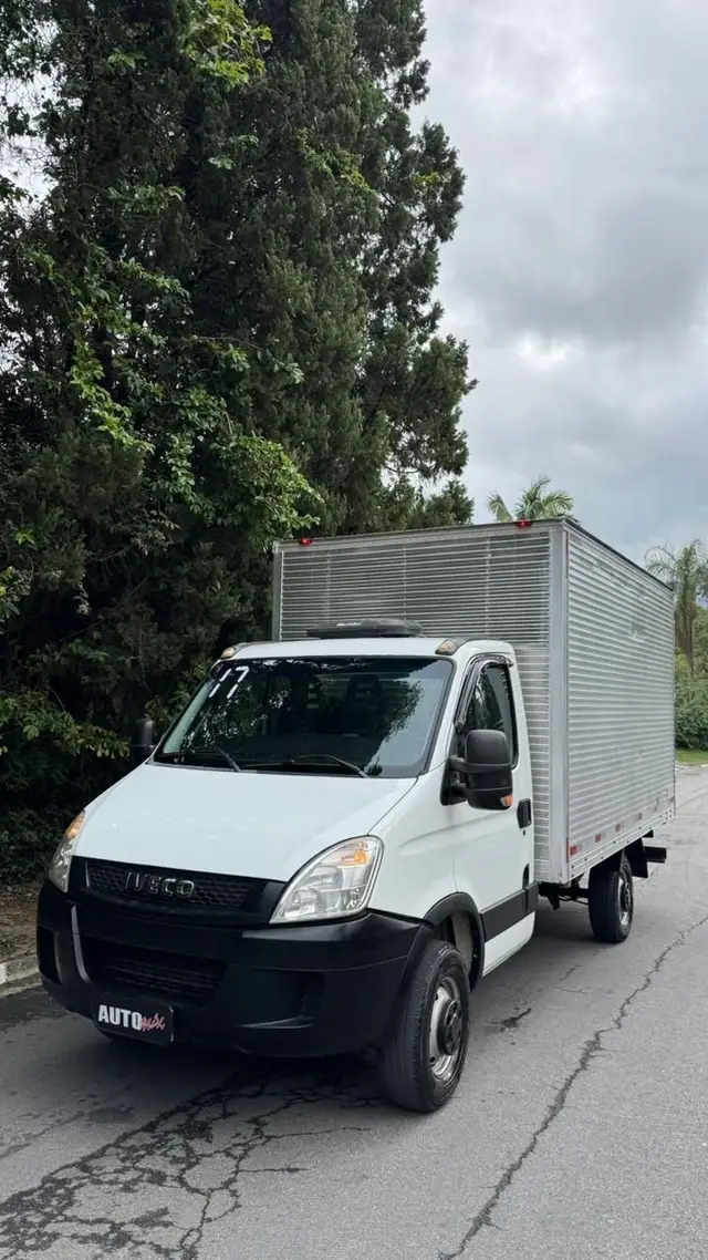 Carro Iveco Daily Chassi 2017 3.0 35S14 CS 3750