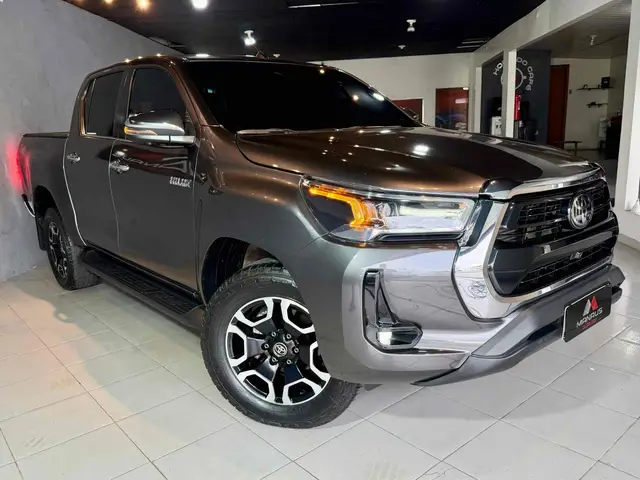 Carro Toyota Hilux Cabine Dupla 2023 SRX 4x4 2.8 Diesel
