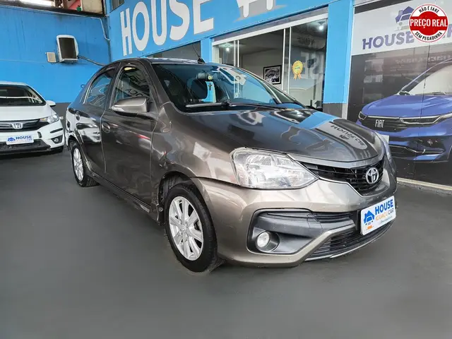 Carro Toyota Etios Sedan 2018 XLS 1.5 (Aut) (Flex)