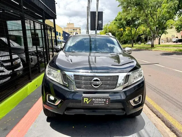 Carro Nissan Frontier 2017 2.3 TD CD LE 4x4 (Aut)