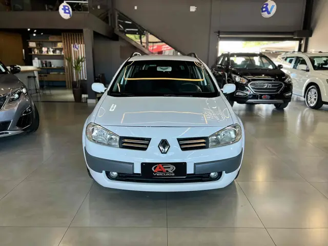 Carro Renault Megane Sedan 2011 Mégane Sedan Dynamique 1.6 16V (flex)