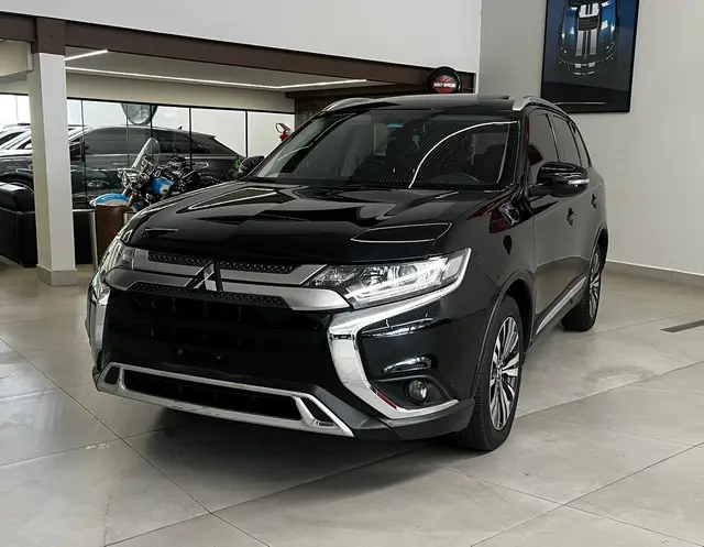Carro Mitsubishi Outlander 2021 2.0 HPE CVT