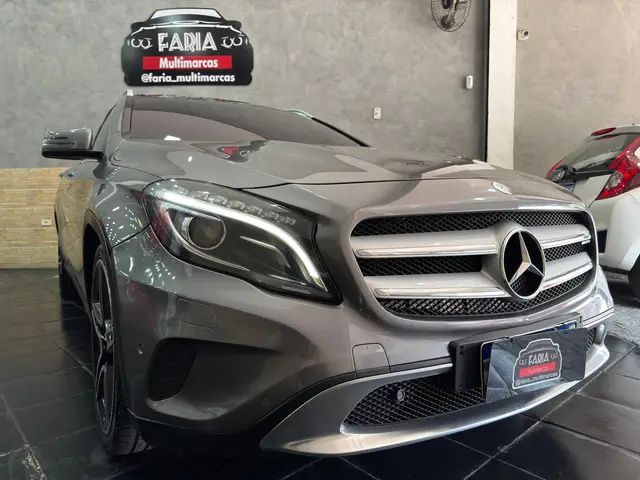 Carro Mercedes-Benz GLA 200 2015 GLA 200 Vision Black Edition