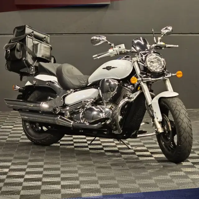 Moto Suzuki Boulevard 2016 M800