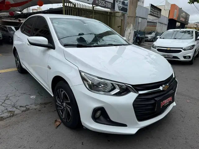 Carro Chevrolet Onix Plus 2024 LT 1.0 Turbo