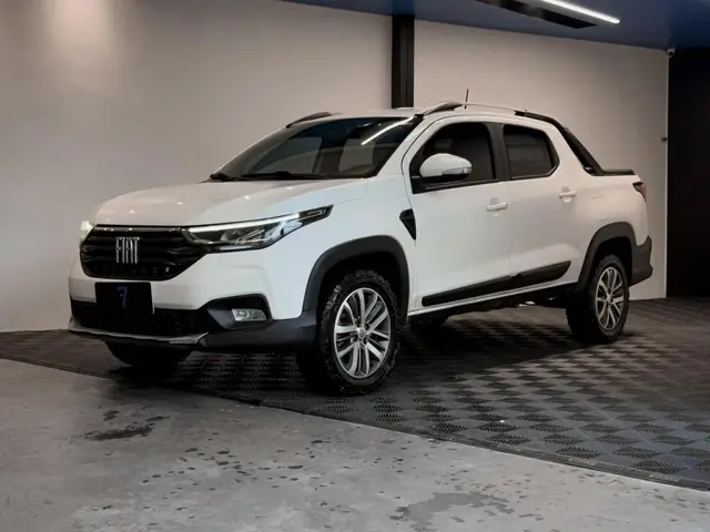 Carro Fiat Strada 2023 Volcano 1.3 CD (Flex)