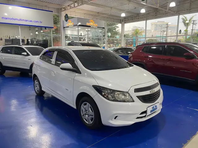 Carro Chevrolet Onix 2014 1.0 LS SPE/4