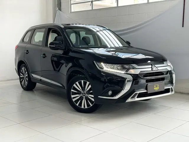 Carro Mitsubishi Outlander 2020 2.0 HPE 7L CVT