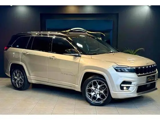 Carro Jeep Commander 2023 Overland 1.3 T270