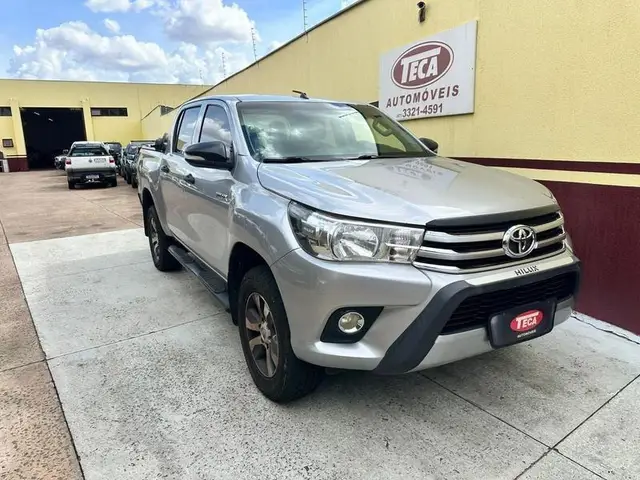 Carro Toyota Hilux Cabine Dupla 2017 Hilux 2.8 TDI STD CD 4x4