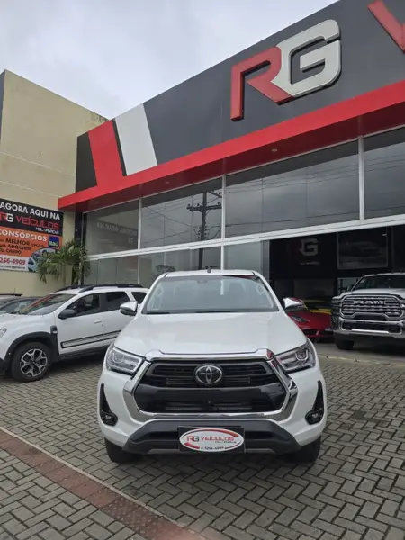 Carro Toyota Hilux Cabine Dupla 2023 SRX Limited 4x4 2.8 Diesel