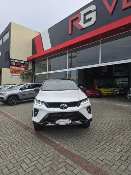 Carro Toyota SW4 2025 Diamond  2.8 Turbodiesel 4x4 (Aut.)