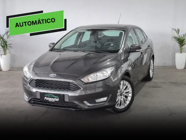 Carro Ford Focus Hatch 2017 SE Plus 2.0 PowerShift