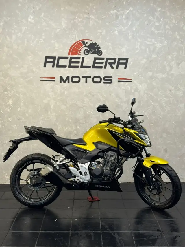 Moto Honda CB 300F Twister 2023 Standard