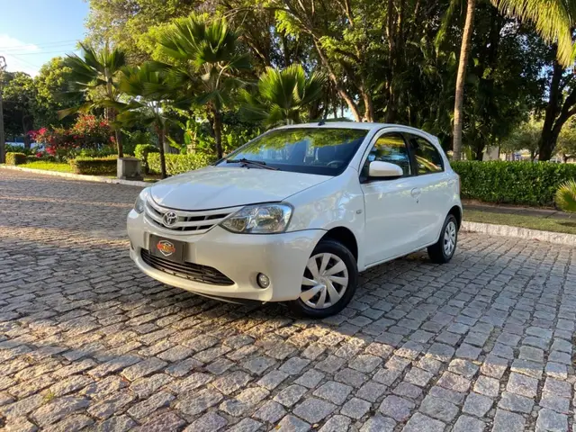 Carro Toyota Etios 2017 XS 1.5 (Aut) (Flex)