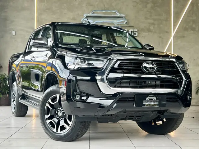 Carro Toyota Hilux Cabine Dupla 2023 SRX Limited 4x4 2.8 Diesel