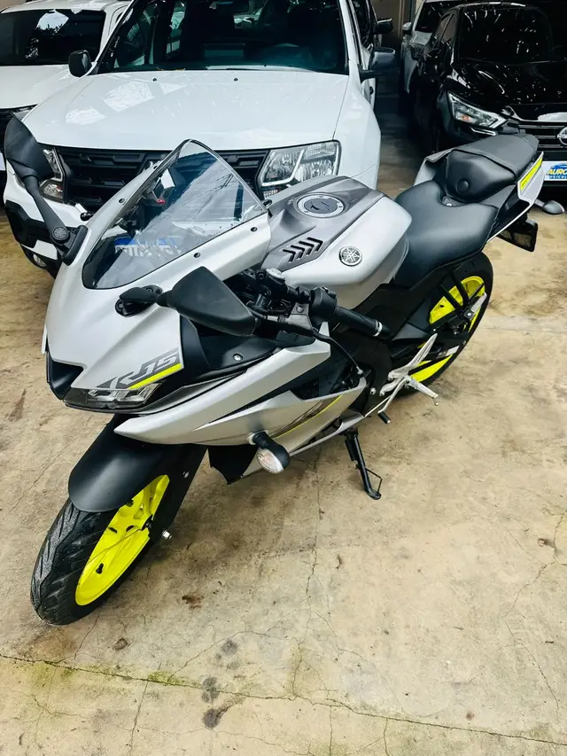 Moto Yamaha YZF R15 2024 ABS
