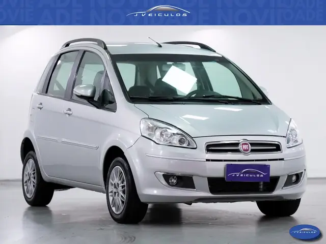 Carro Fiat Idea 2015 Attractive 1.4 8V (Flex)