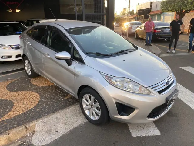 Carro Ford Fiesta Hatch 2011 1.6 (Flex)