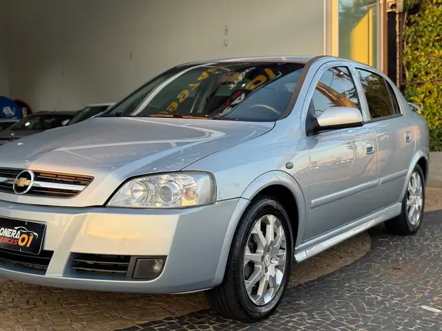 Carro Chevrolet Astra Hatch 2011 Advantage 2.0 (Flex)