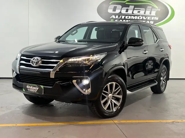 Carro Toyota SW4 2019 2.8 TDI SRX 7L 4x4 (Aut) (Diesel)