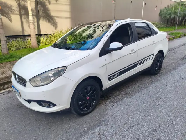 Carro Fiat Grand Siena 2015 Evo Attractive 1.4 8V (Flex)