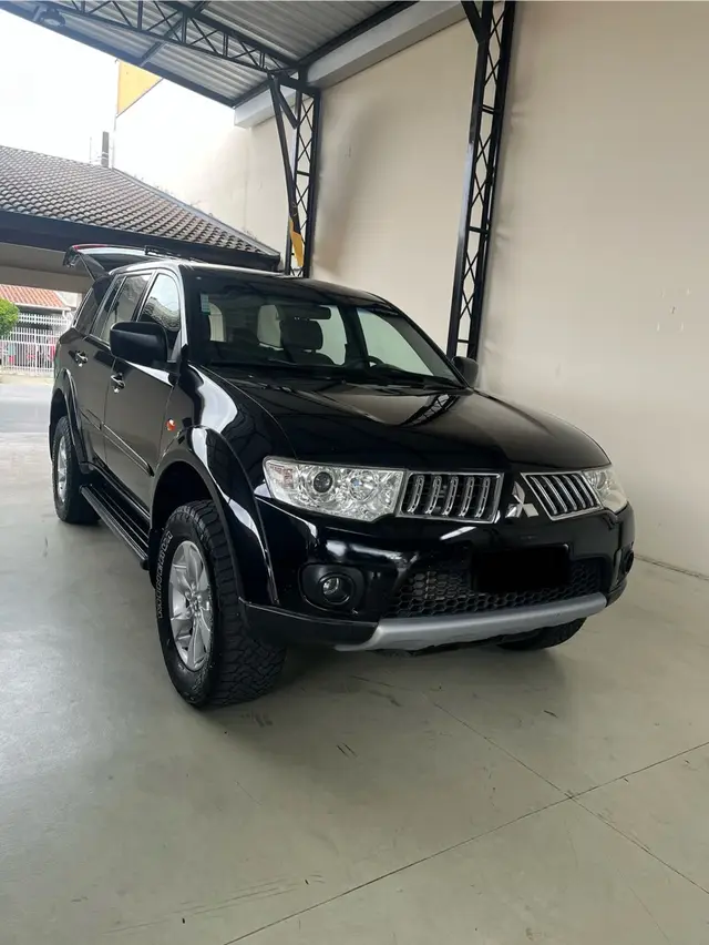 Carro Mitsubishi Pajero Dakar 2013 3.2 4WD (Aut)