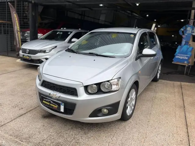Carro Chevrolet Sonic 2013 Hatch LTZ