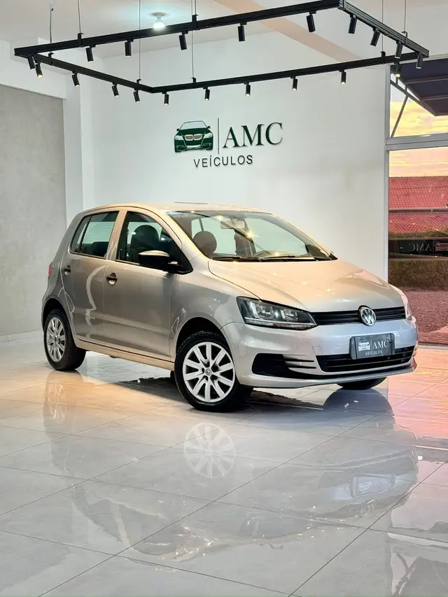 Carro Volkswagen Fox 2016 1.0 MPI Trendline (Flex)